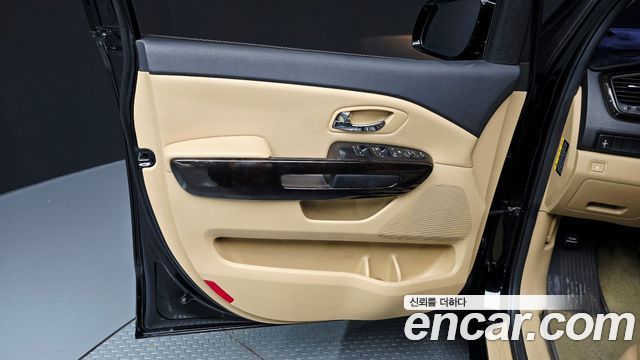 Kia Carnival 9-Seater Prstige 2019 — фото 30