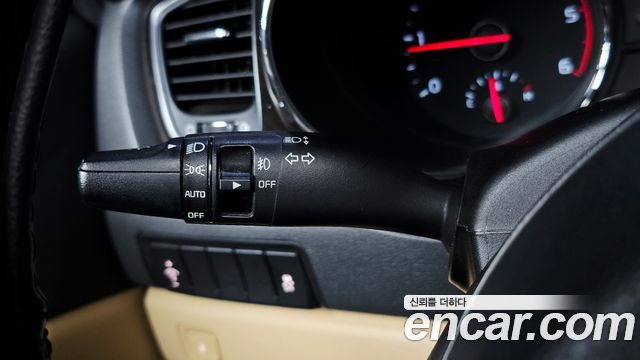 Kia Carnival 9-Seater Prstige 2019 — фото 33