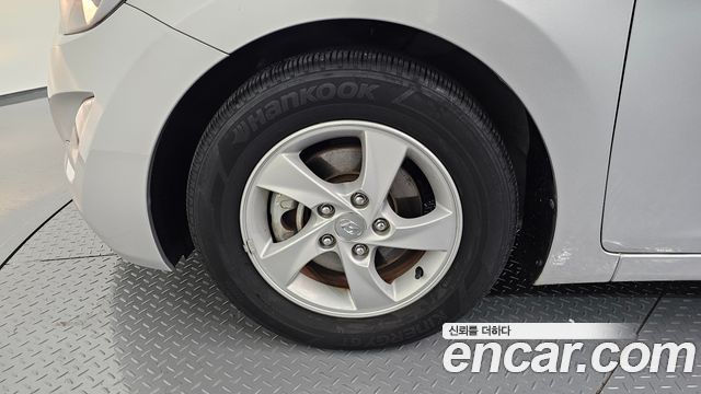 Hyundai Avante 1.6 GDi Smart Standard 2014 — фото 5