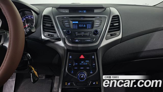 Hyundai Avante 1.6 GDi Smart Standard 2014 — фото 13