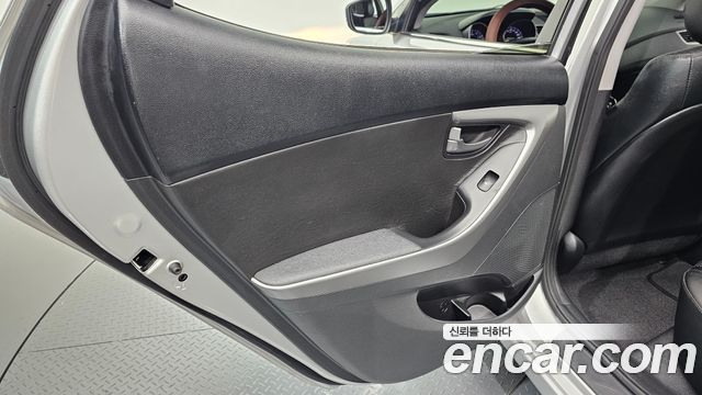 Hyundai Avante 1.6 GDi Smart Standard 2014 — фото 25