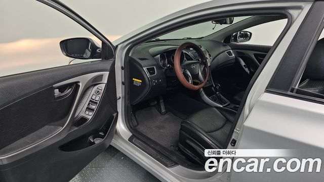 Hyundai Avante 1.6 GDi Smart Standard 2014 — фото 26