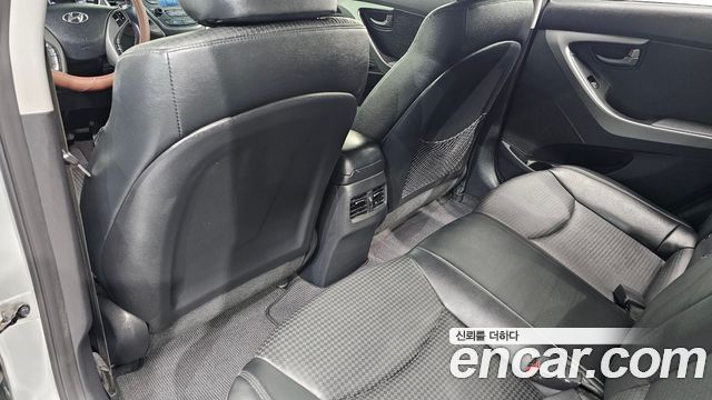 Hyundai Avante 1.6 GDi Smart Standard 2014 — фото 27