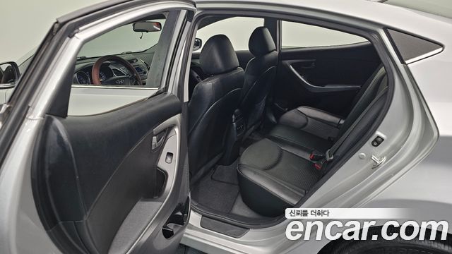 Hyundai Avante 1.6 GDi Smart Standard 2014 — фото 28