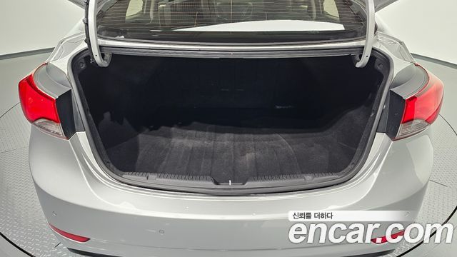 Hyundai Avante 1.6 GDi Smart Standard 2014 — фото 30