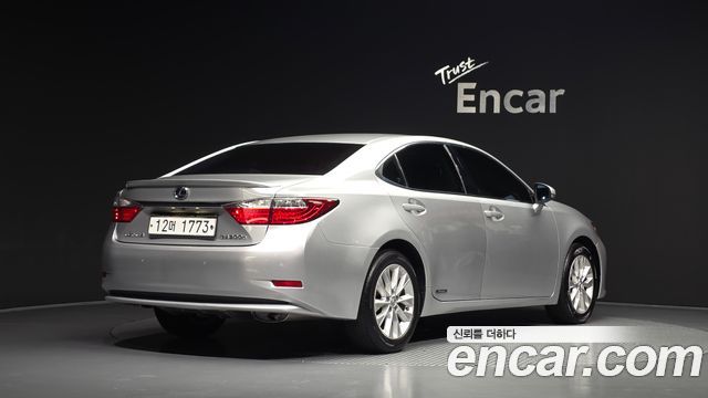 Lexus ES300h Supreme XV60 2013 — фото 2