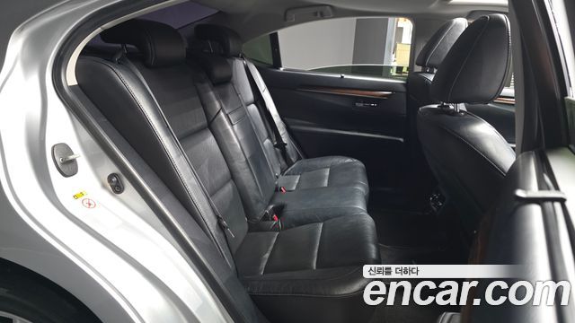 Lexus ES300h Supreme XV60 2013 — фото 12
