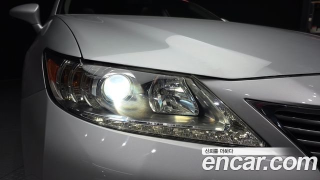 Lexus ES300h Supreme XV60 2013 — фото 22