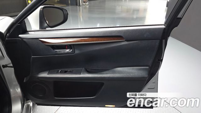 Lexus ES300h Supreme XV60 2013 — фото 24
