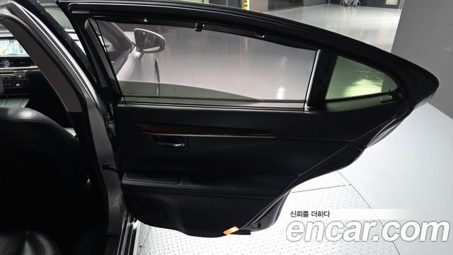 Lexus ES300h Supreme XV60 2013 — фото 25