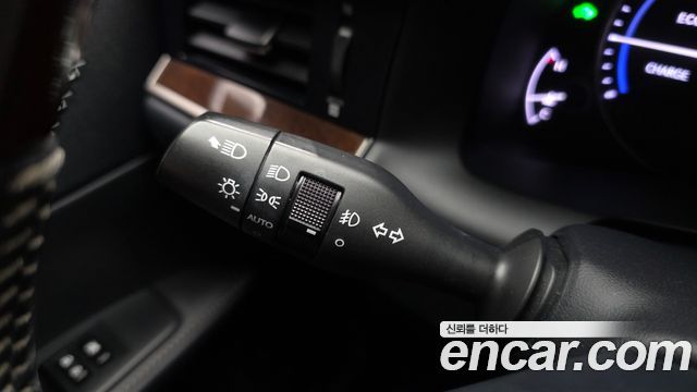 Lexus ES300h Supreme XV60 2013 — фото 29