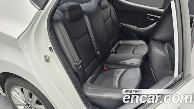 Hyundai Avante 1.6 VGT Modern Standard 2014 — фото 11