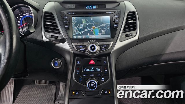 Hyundai Avante 1.6 VGT Modern Standard 2014 — фото 13