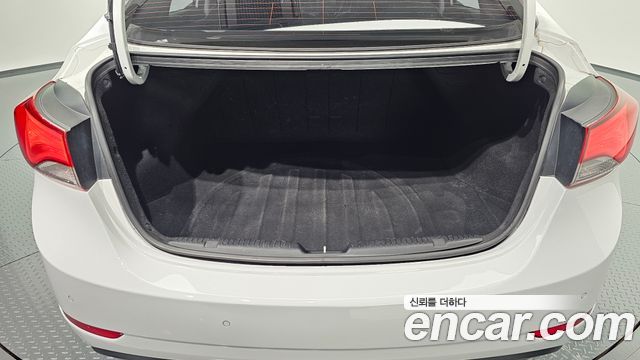 Hyundai Avante 1.6 VGT Modern Standard 2014 — фото 20