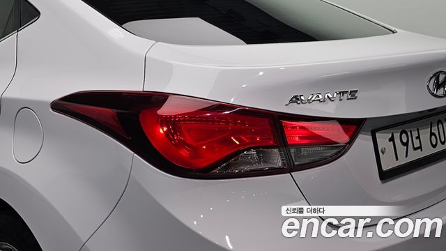 Hyundai Avante 1.6 VGT Modern Standard 2014 — фото 23