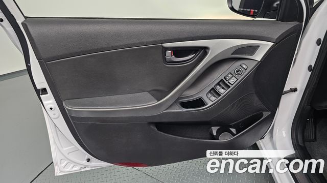 Hyundai Avante 1.6 VGT Modern Standard 2014 — фото 24