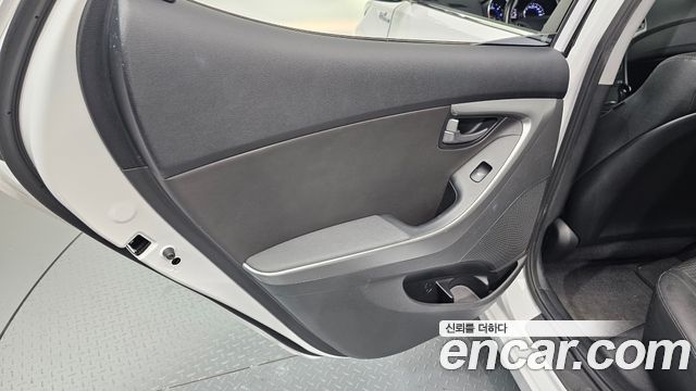 Hyundai Avante 1.6 VGT Modern Standard 2014 — фото 25