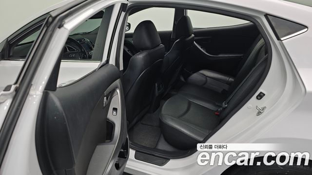 Hyundai Avante 1.6 VGT Modern Standard 2014 — фото 27