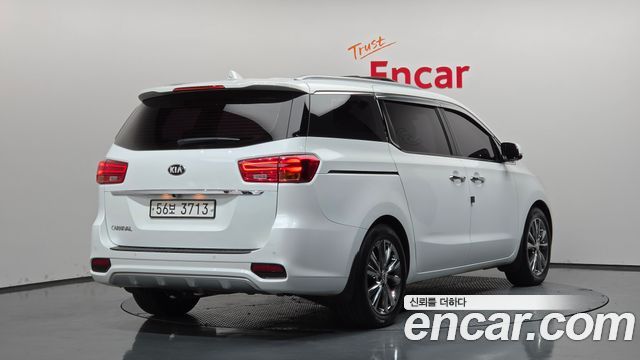 Kia Carnival 9-Seater Noblesse Special 2019 — фото 2