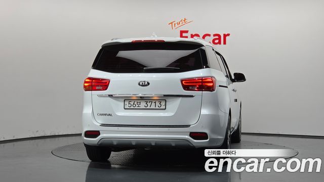 Kia Carnival 9-Seater Noblesse Special 2019 — фото 4