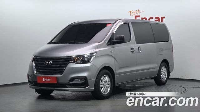 Hyundai Grand Starex Van 3-Seater Smart