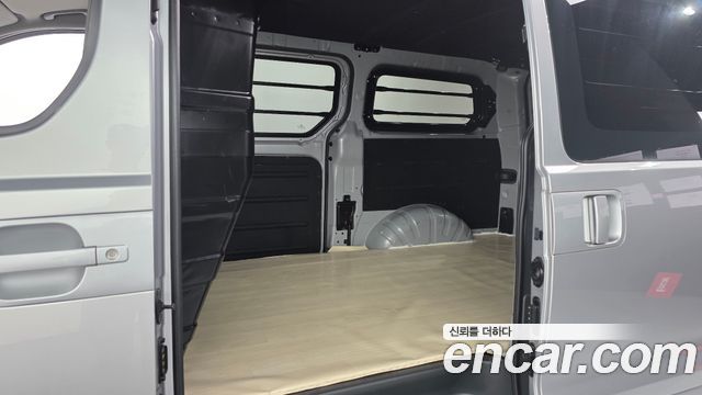 Hyundai Grand Starex Van 3-Seater Smart 2019 — фото 11
