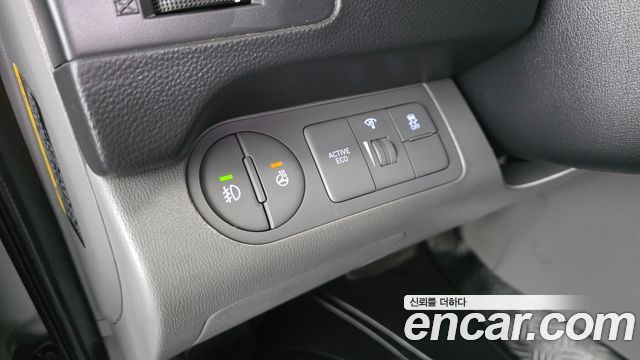 Hyundai Grand Starex Van 3-Seater Smart 2019 — фото 12