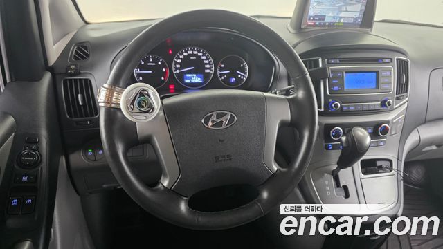 Hyundai Grand Starex Van 3-Seater Smart 2019 — фото 13