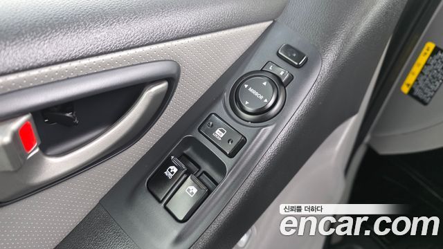 Hyundai Grand Starex Van 3-Seater Smart 2019 — фото 18