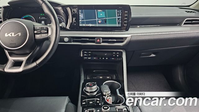 Kia K5 Hybrid (III) Trendy 2023 — фото 13