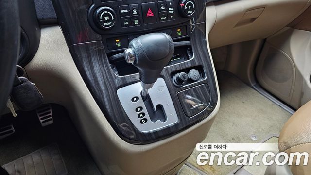 Kia Carnival R New Carnival Limousine GLX High-Deluxe 2013 — фото 9