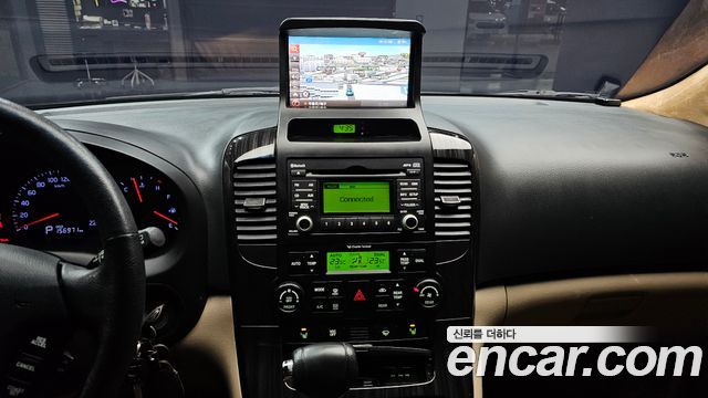 Kia Carnival R New Carnival Limousine GLX High-Deluxe 2013 — фото 14