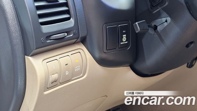 Kia Carnival R New Carnival Limousine GLX High-Deluxe 2013 — фото 15