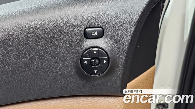 Kia Carnival R New Carnival Limousine GLX High-Deluxe 2013 — фото 17