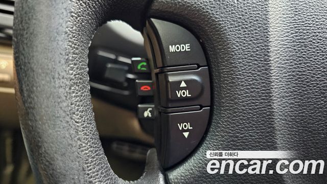 Kia Carnival R New Carnival Limousine GLX High-Deluxe 2013 — фото 20