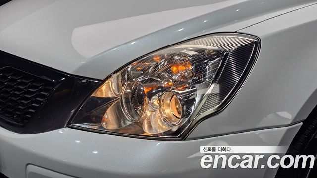 Kia Carnival R New Carnival Limousine GLX High-Deluxe 2013 — фото 22