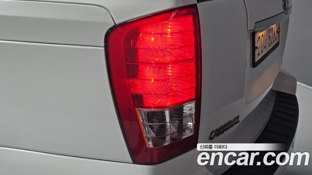 Kia Carnival R New Carnival Limousine GLX High-Deluxe 2013 — фото 23