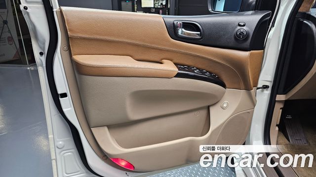 Kia Carnival R New Carnival Limousine GLX High-Deluxe 2013 — фото 24