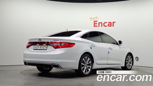 Hyundai Grandeur (HG) HG240 Modern 2015 — фото 2