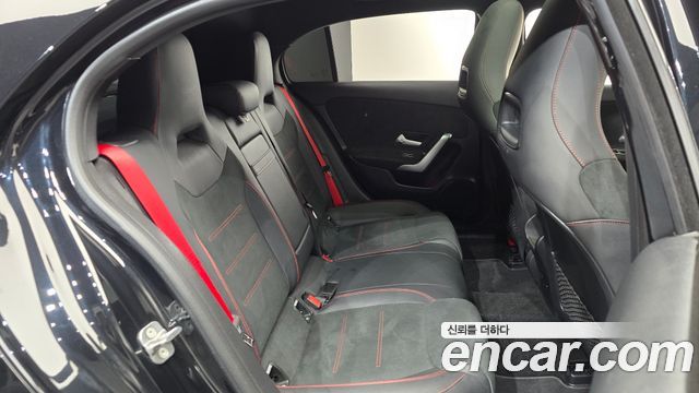 Mercedes-Benz A-Class (W177) AMG A45 4MAITC+ Hatchback 2023 — фото 11