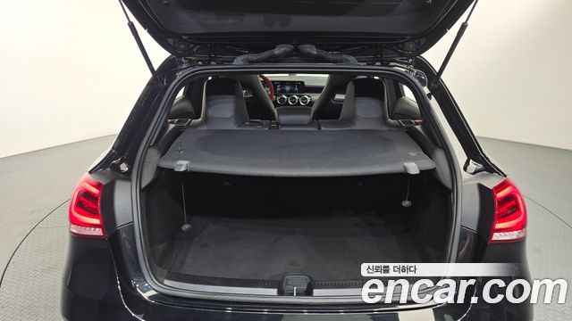 Mercedes-Benz A-Class (W177) AMG A45 4MAITC+ Hatchback 2023 — фото 32