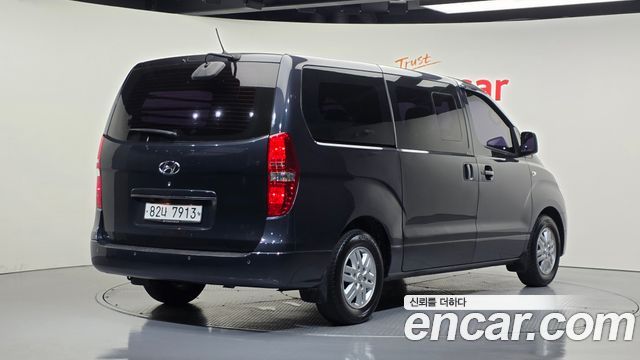 Hyundai Grand Starex 5-Seater VAN Smart 2017 — фото 2