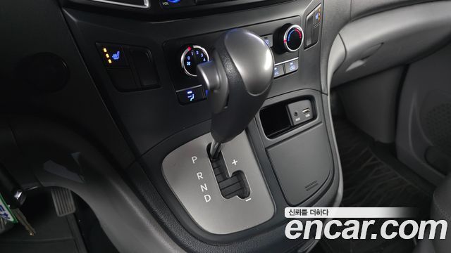 Hyundai Grand Starex 5-Seater VAN Smart 2017 — фото 9