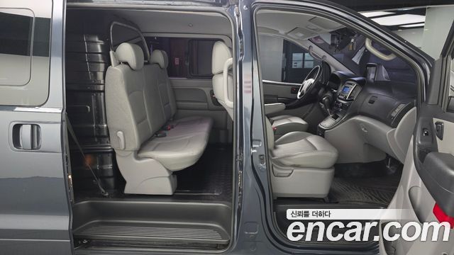 Hyundai Grand Starex 5-Seater VAN Smart 2017 — фото 15