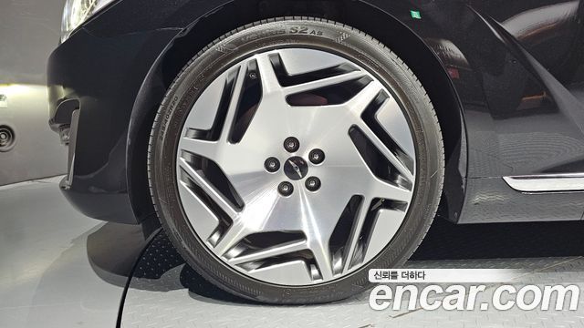 Genesis EQ900 5.0 GDI AWD Limousine Prestige 2016 — фото 5