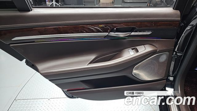 Genesis EQ900 5.0 GDI AWD Limousine Prestige 2016 — фото 25