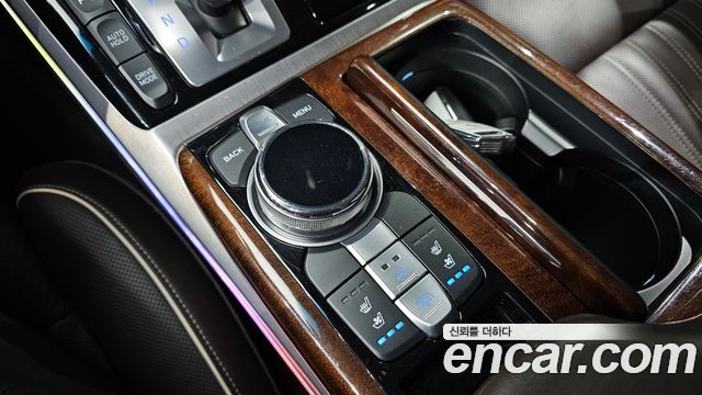 Genesis EQ900 5.0 GDI AWD Limousine Prestige 2016 — фото 31