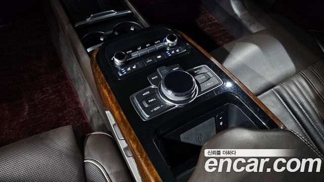 Genesis EQ900 5.0 GDI AWD Limousine Prestige 2016 — фото 37