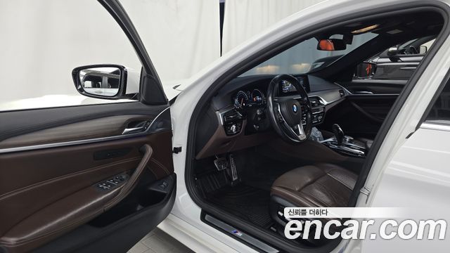 BMW 5 Series (G30) 520d xDrive M Sport Package Plus 2018 — фото 10