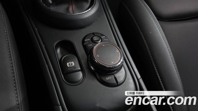 MINI Cooper S Countryman ALL4 2nd 2019 — фото 35